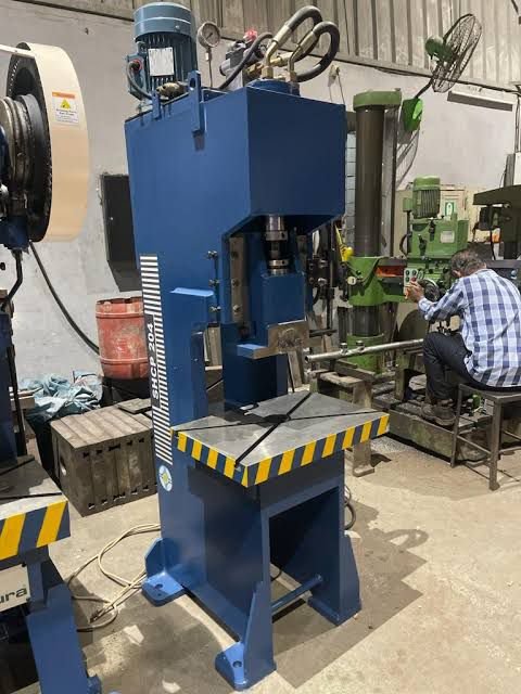 Hydraulic Press 20 TN